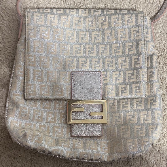 Fendi Crossbody - Picture 4 of 14